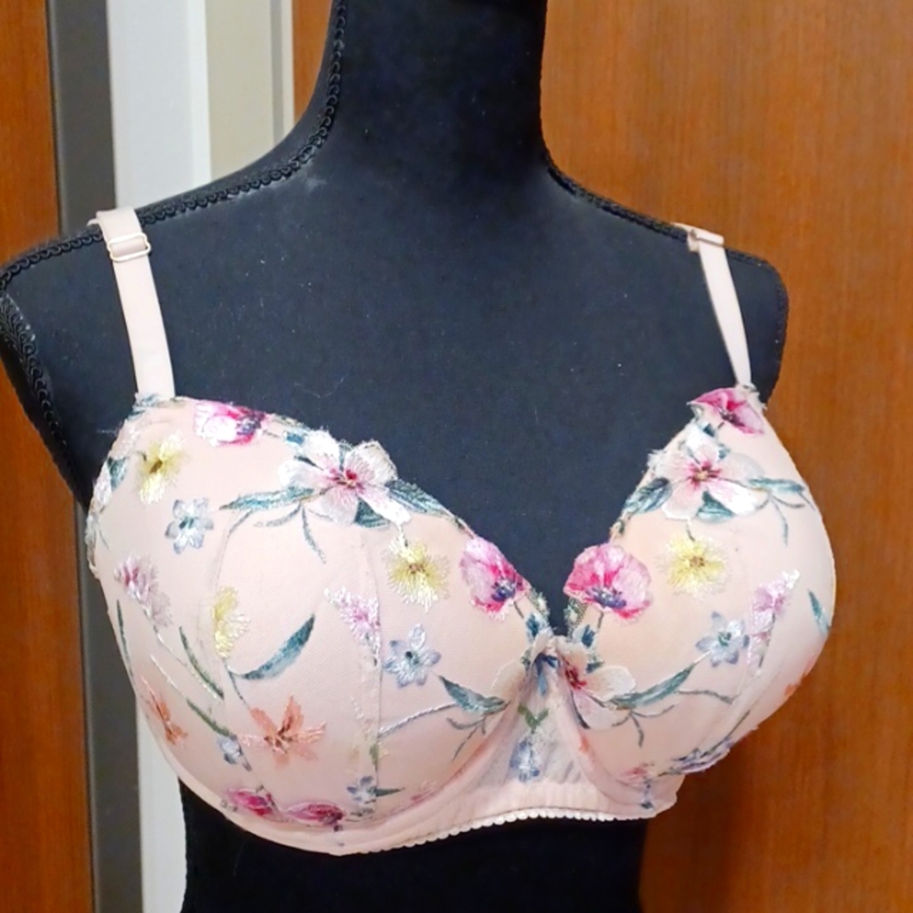 Victoria Secret Bra 36DDD